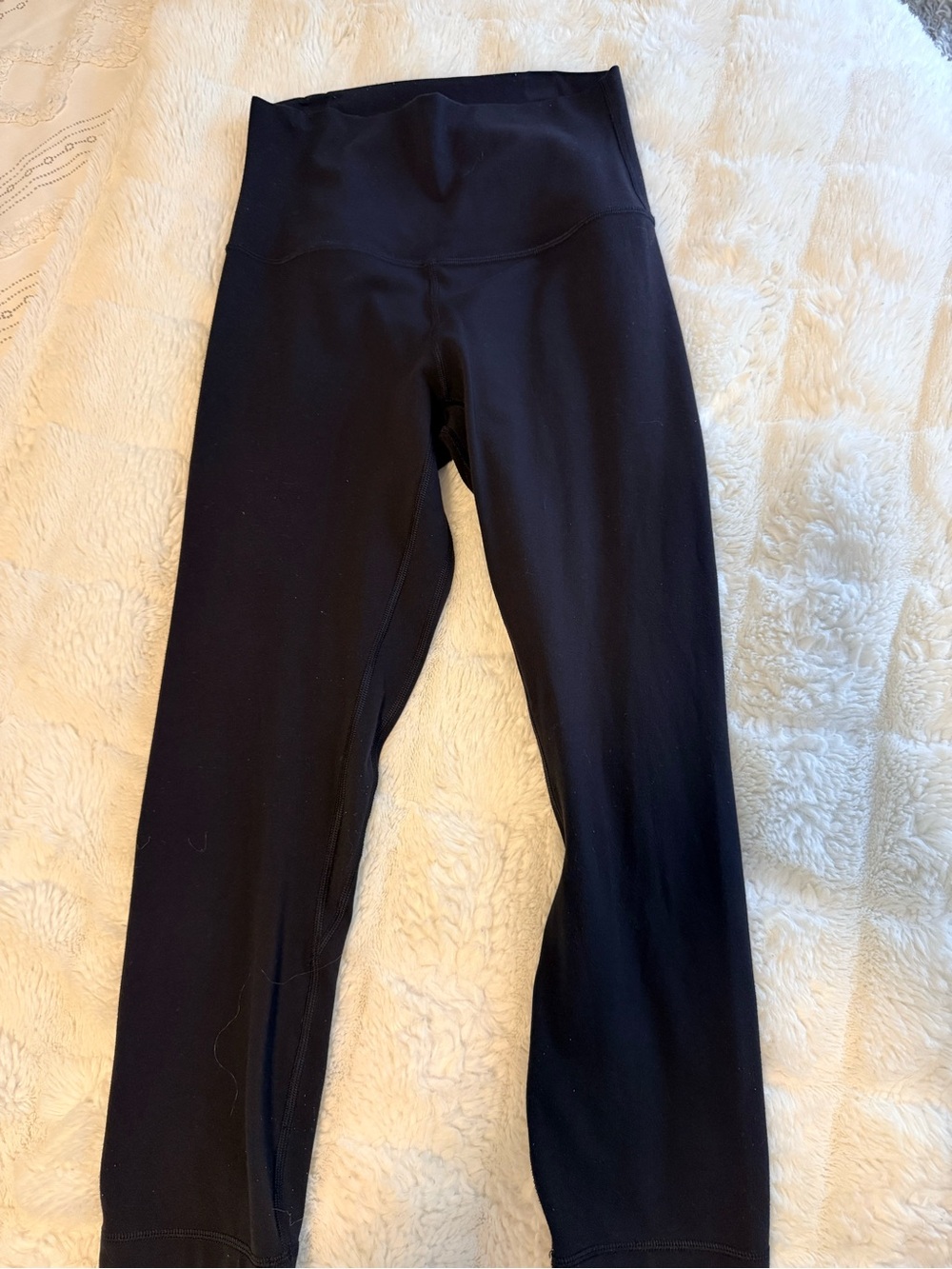 lululemon athletica align Black High-Waist Leggings cropped 23”